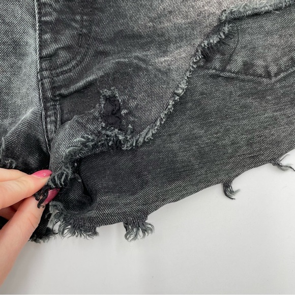 One Teaspoon Rollers Destroyed Denim Jean Shorts Coal Black Wash - Picture 7 of 15